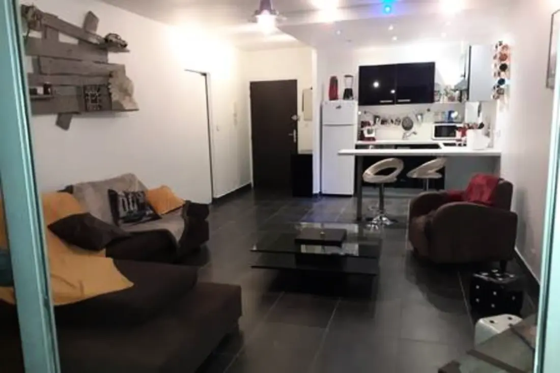 Appartement Avec Terrasse Et Parking à Ajaccio