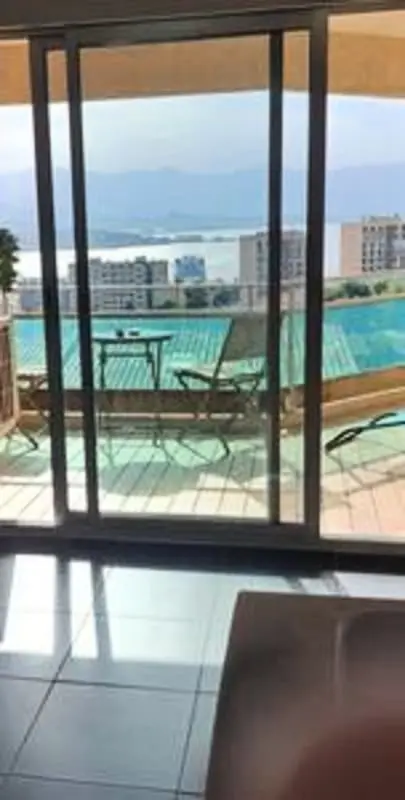 Appartement Avec Terrasse Et Parking à Ajaccio