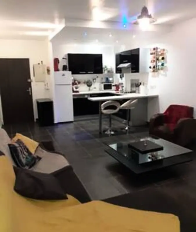 Appartement Avec Terrasse Et Parking à Ajaccio