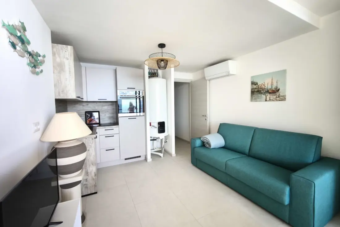 Studio Avec Vue Mer Et Piscine, Idéalement Situé
