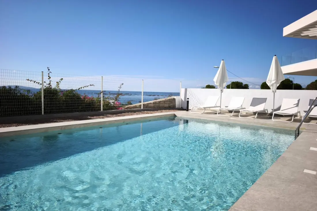 Studio Avec Vue Mer Et Piscine, Idéalement Situé