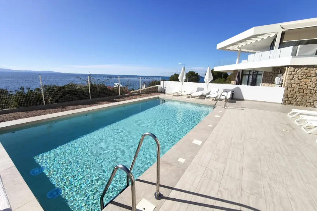 Studio Avec Vue Mer Et Piscine, Idéalement Situé
