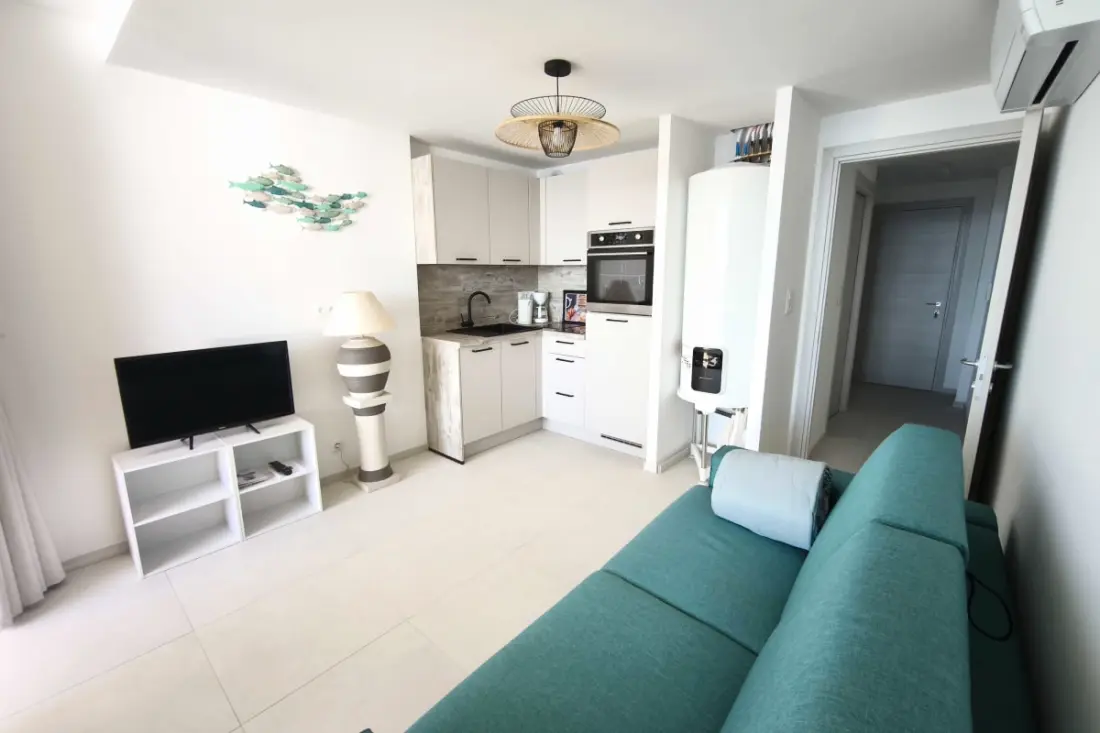 Studio Avec Vue Mer Et Piscine, Idéalement Situé