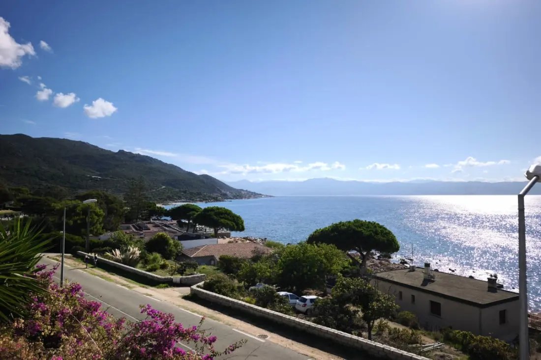 Studio Avec Vue Mer Et Piscine, Idéalement Situé