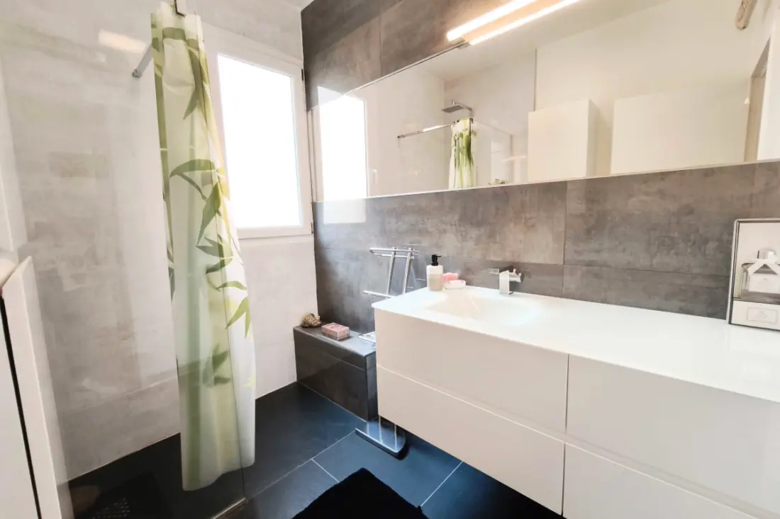 Appartement Avec Balcon - Vue Mer