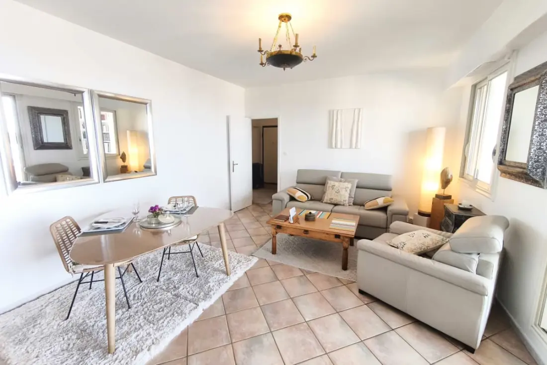 Appartement Avec Balcon - Vue Mer