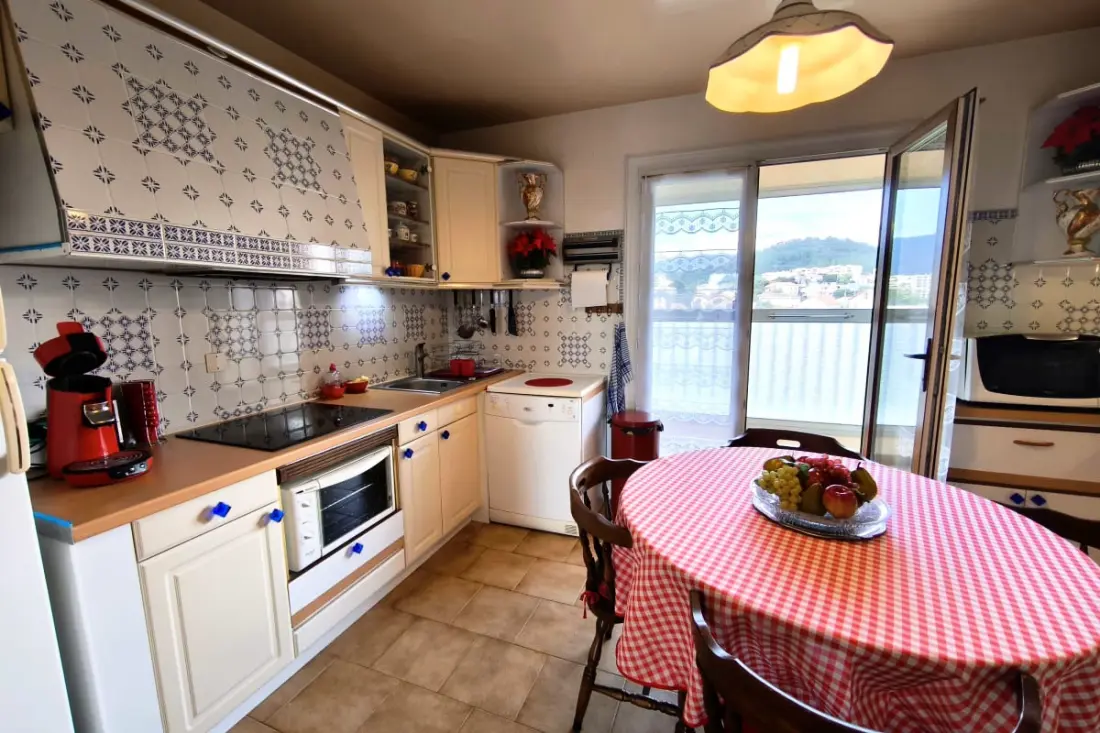 Grand Appartement Lumineux Avec Balcon Et Vue Mer