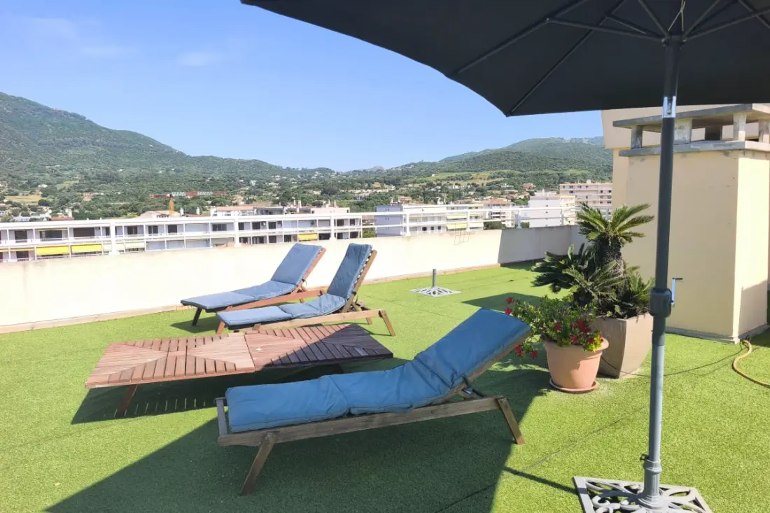 Duplex Avec Roof Top Et Vue à 360°