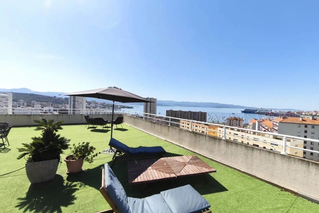 Duplex Avec Roof Top Et Vue à 360°