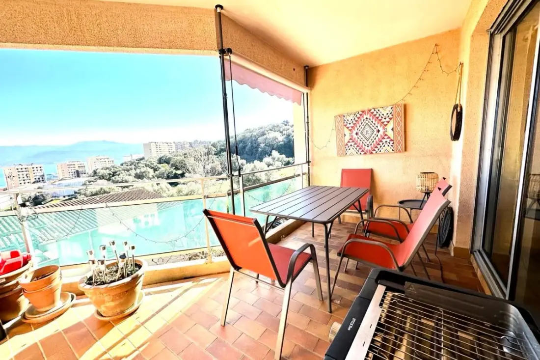 Apt Dans Les Hauteurs D'ajaccio Vue Golfe, Mer
