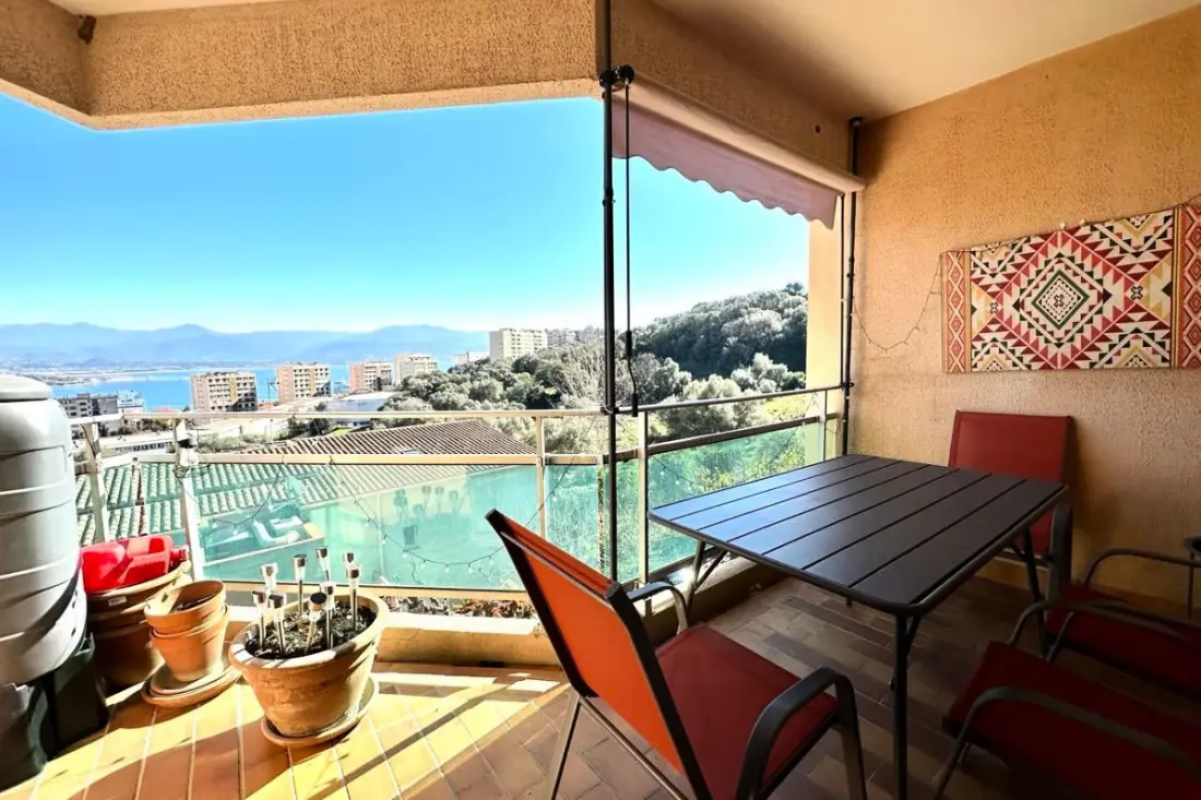 Apt Dans Les Hauteurs D'ajaccio Vue Golfe, Mer