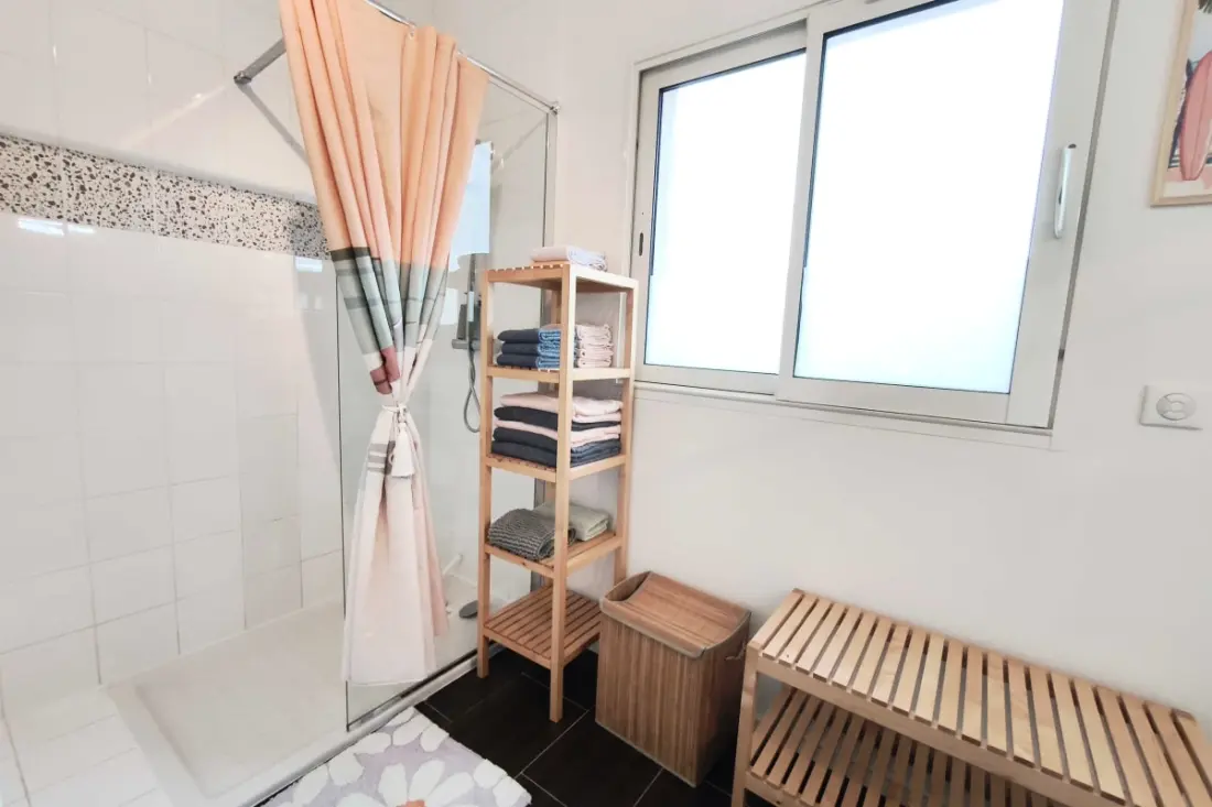 Appartement Lumineux à Agosta, 100m De La Plage