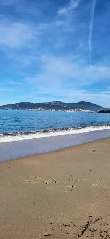 Appartement Lumineux à Agosta, 100m De La Plage
