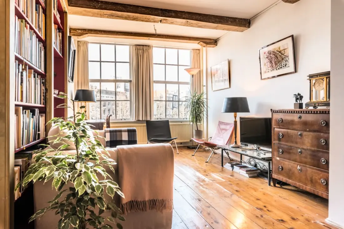 Classy Room 17th Century Canal House