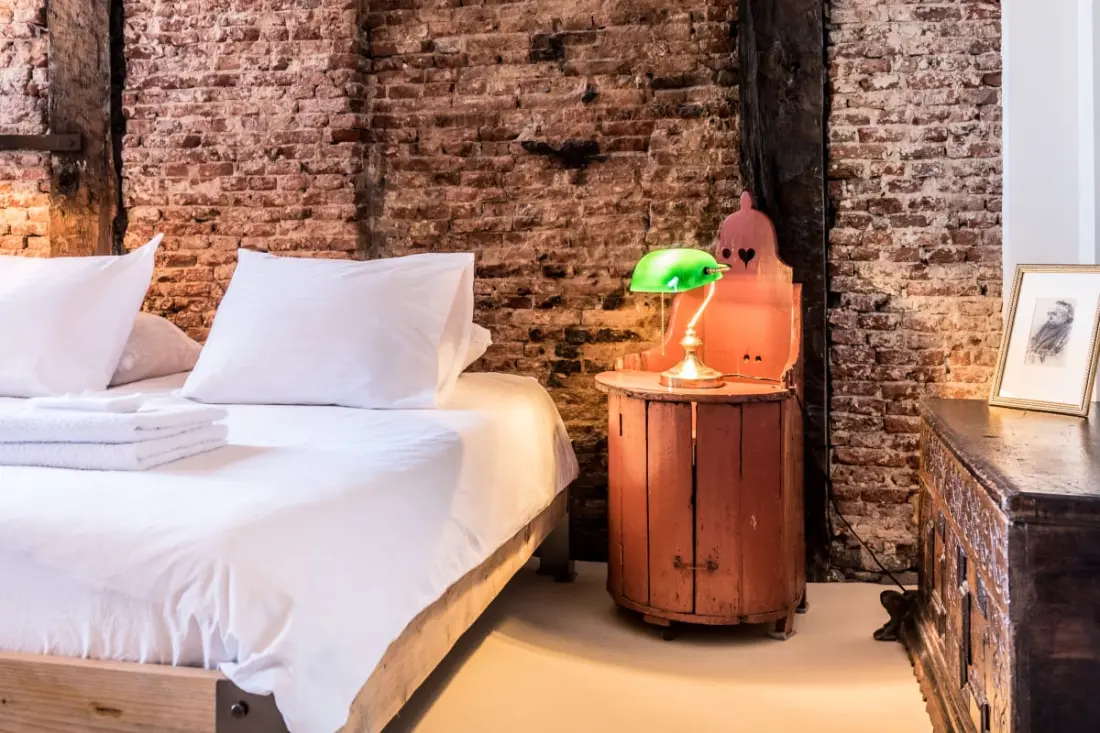 Classy Room 17th Century Canal House