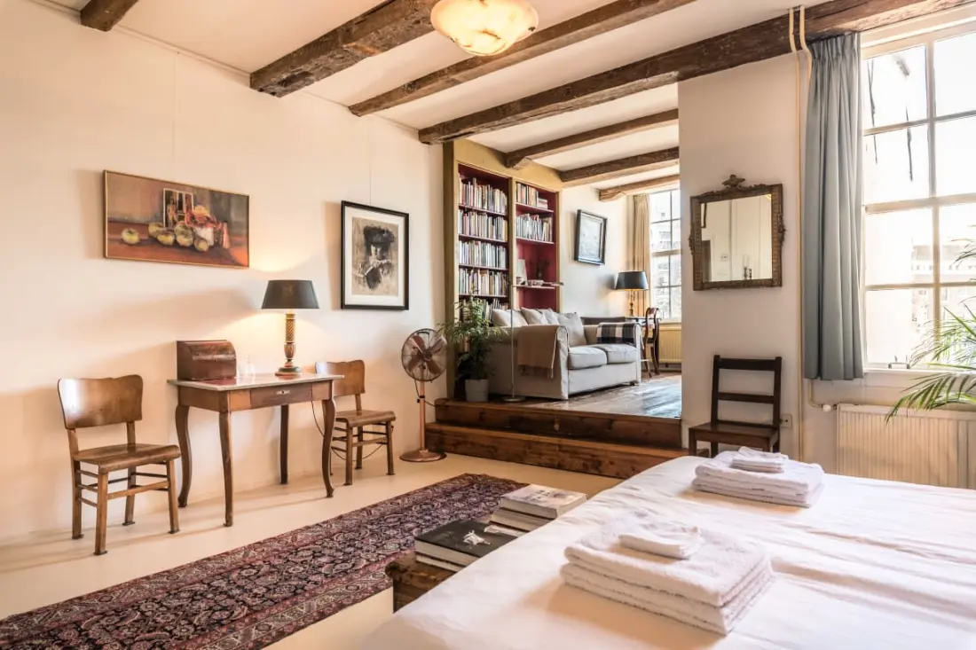 Classy Room 17th Century Canal House