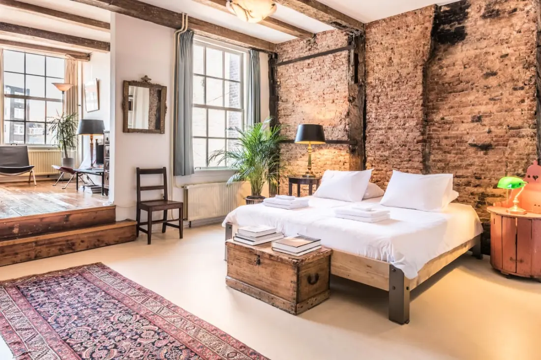 Classy Room 17th Century Canal House