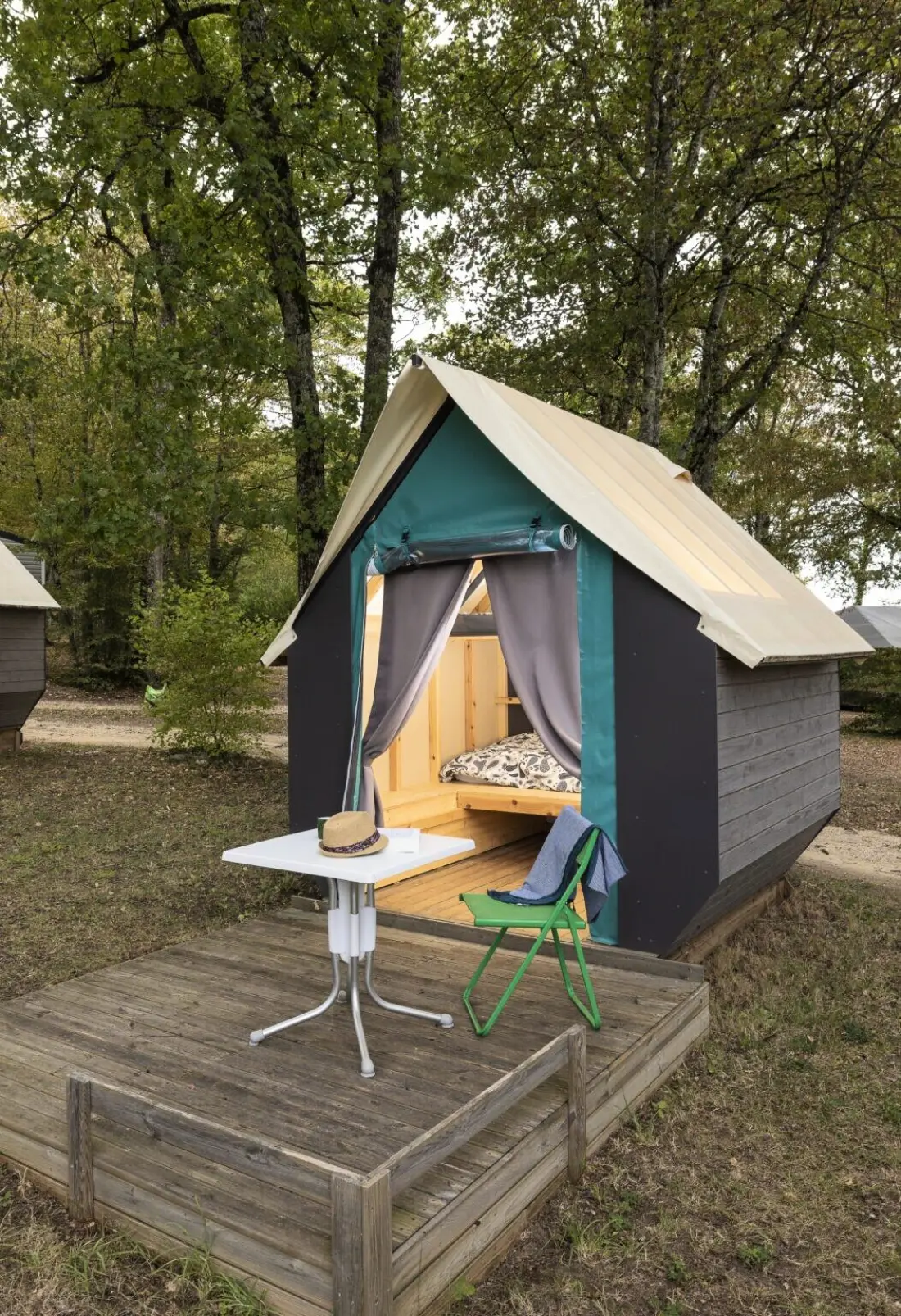 Camping Ushuaïa Villages Au Bois Joli 4 étoiles★★★★