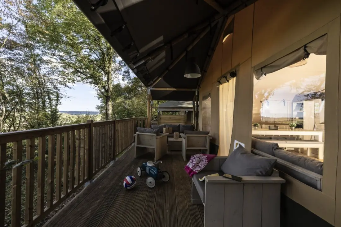 Camping Ushuaïa Villages Au Bois Joli 4 étoiles★★★★