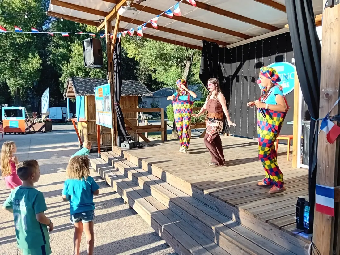 Camping Paradis Domaine de Gaujac4 étoiles★★★★