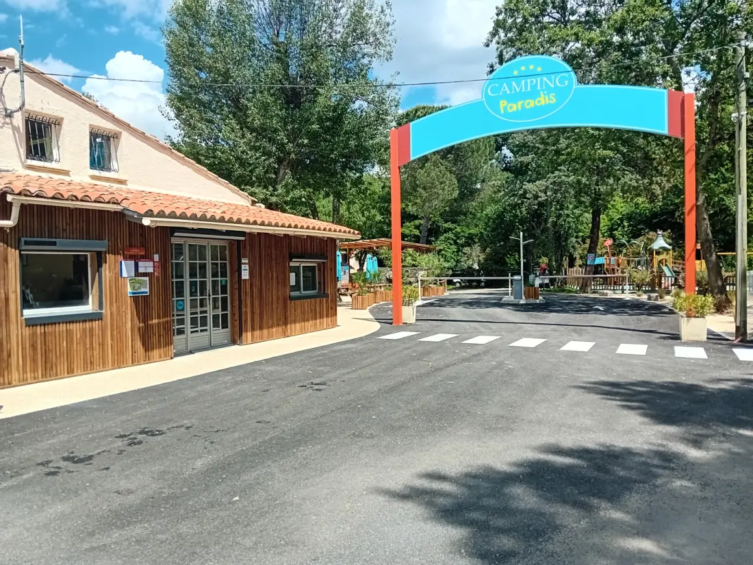 Camping Paradis Domaine de Gaujac4 étoiles★★★★