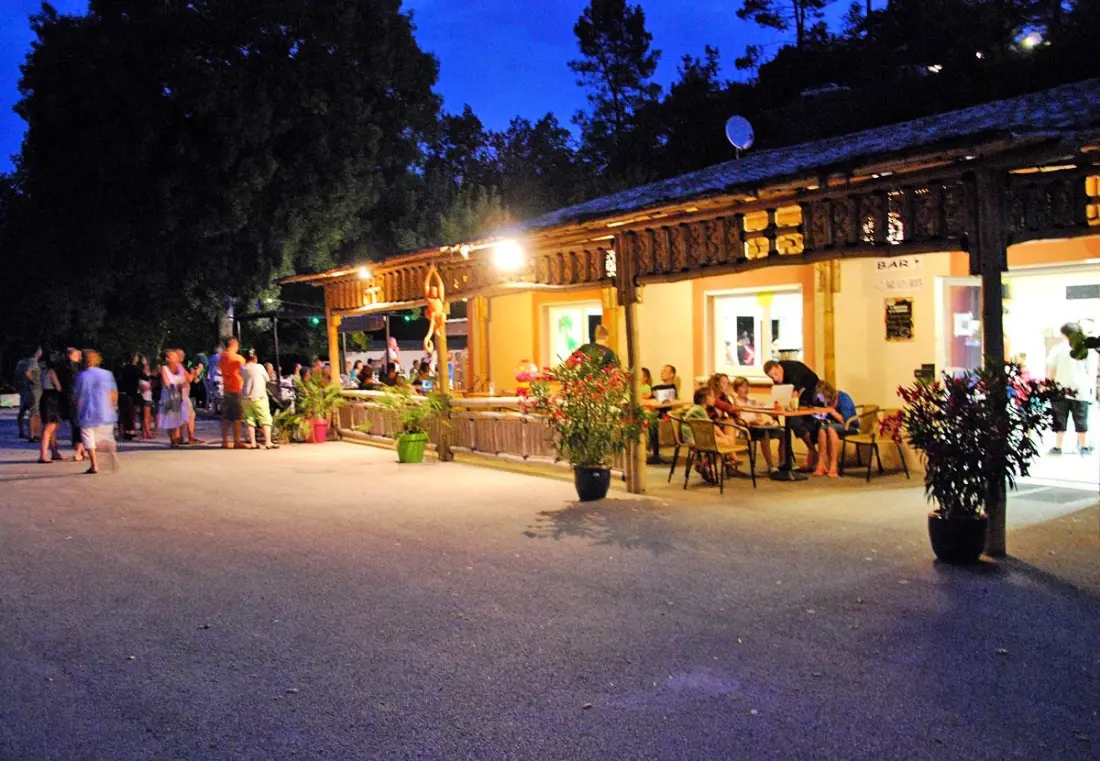 Flower CAMPING LES FAUVETTES 3 étoiles★★★