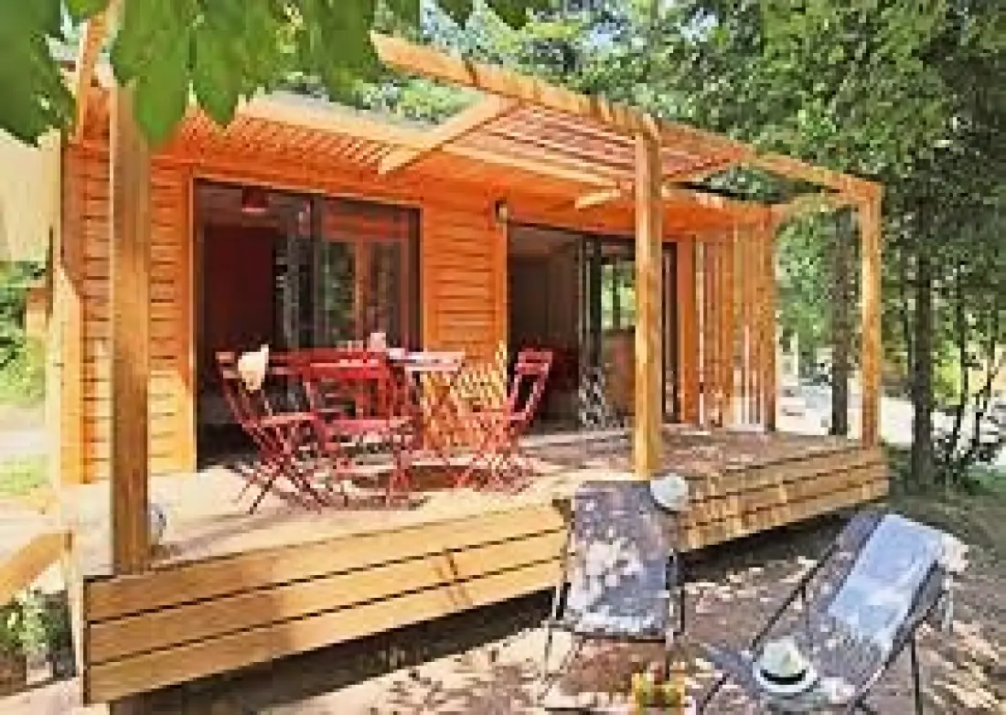 Flower CAMPING LES FAUVETTES 3 étoiles★★★