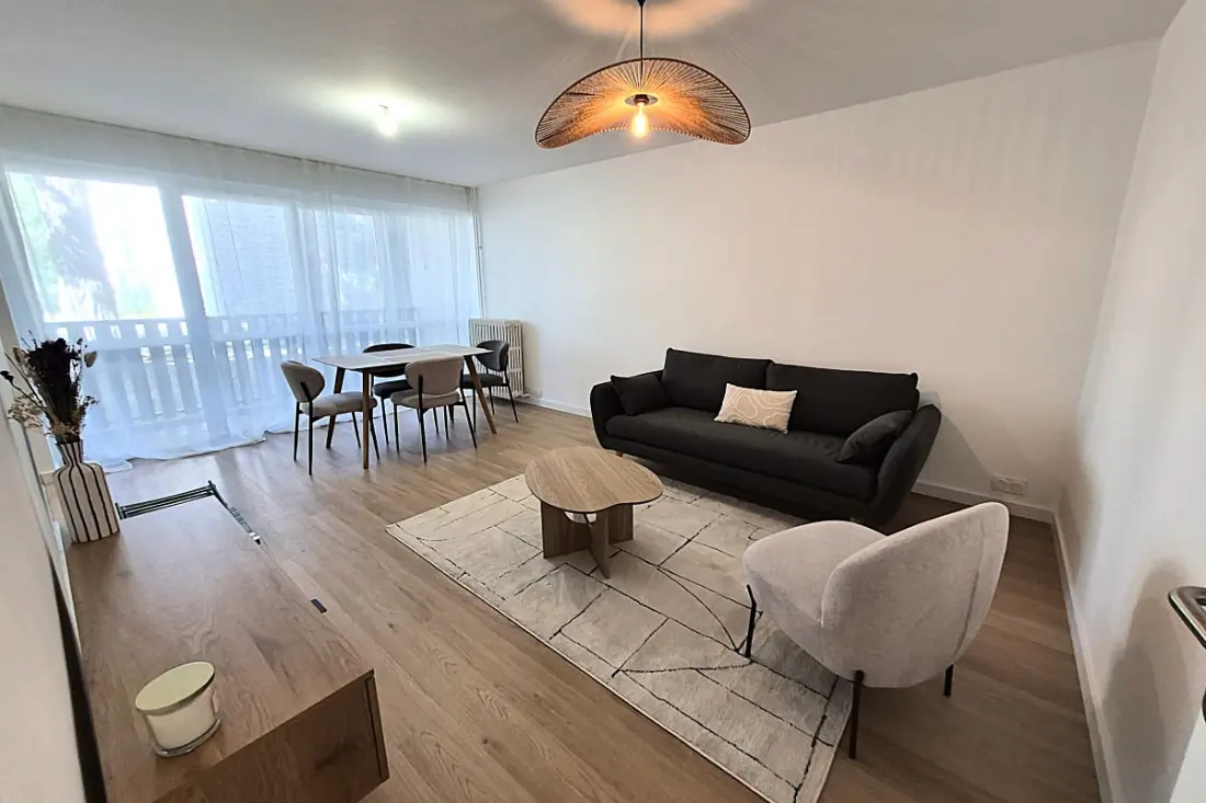 Appartement 2 Chambres Avec Balcon à Annecy