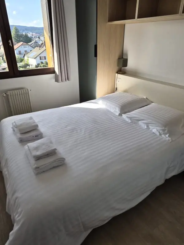 Appartement Lumineux Avec Balcon à Annecy