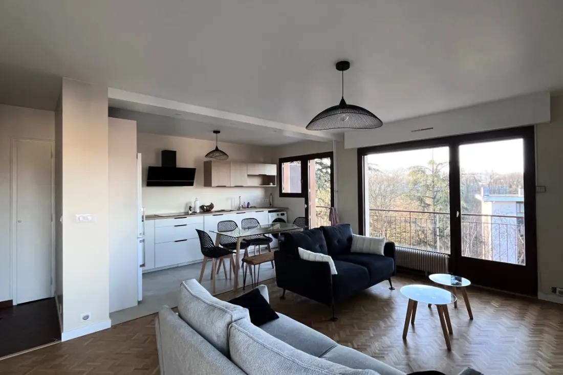 Appartement Lumineux Avec Balcon à Annecy