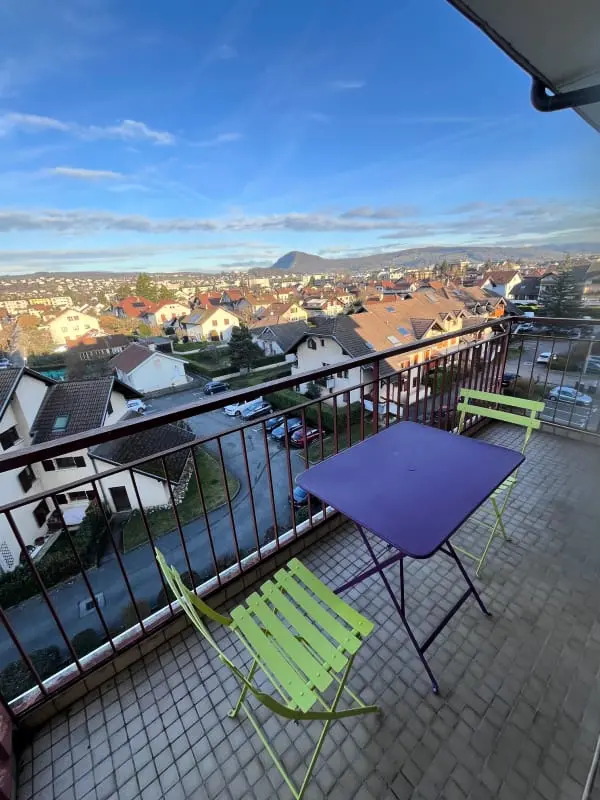 Appartement Lumineux Avec Balcon à Annecy