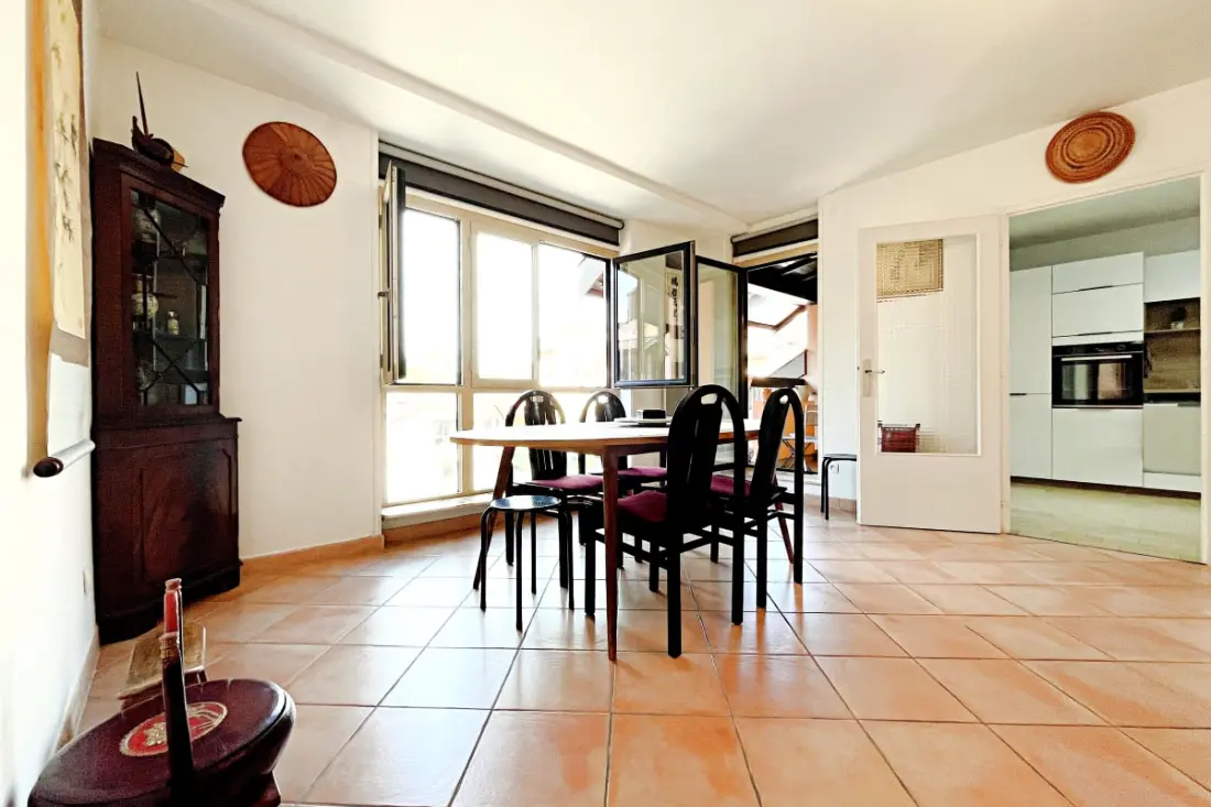 T4 Hypercentre + Balcon