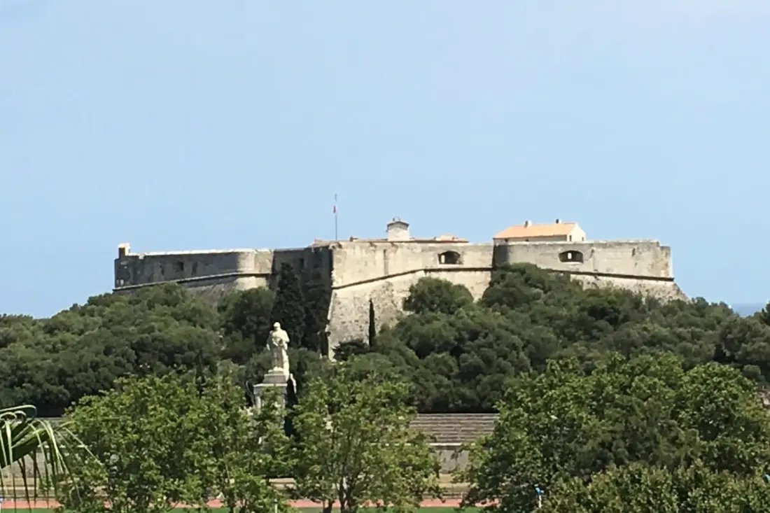 06an - Bel Appartement Au Cœur Du Vieil Antibes