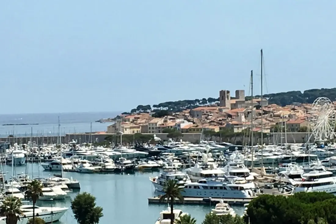 06an - Bel Appartement Au Cœur Du Vieil Antibes