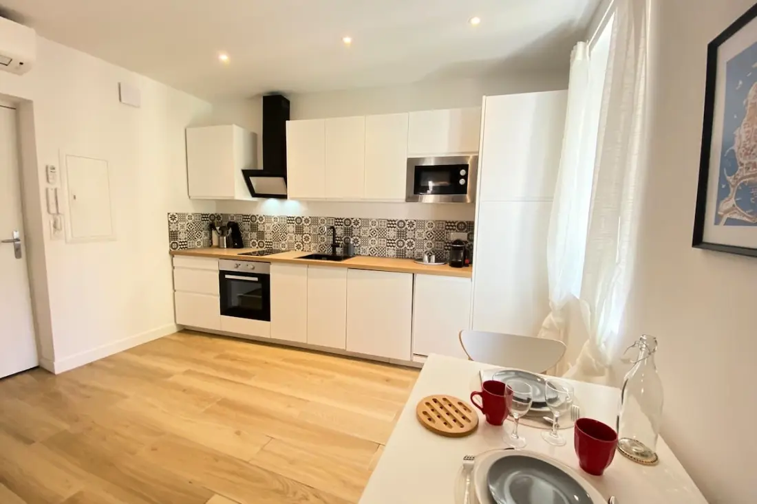 06an - Bel Appartement Au Cœur Du Vieil Antibes
