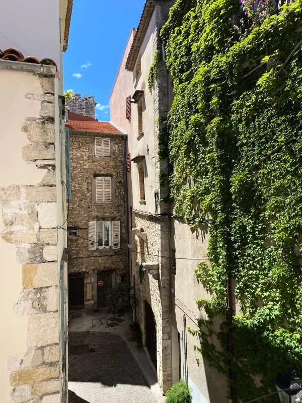 06an - Bel Appartement Au Cœur Du Vieil Antibes