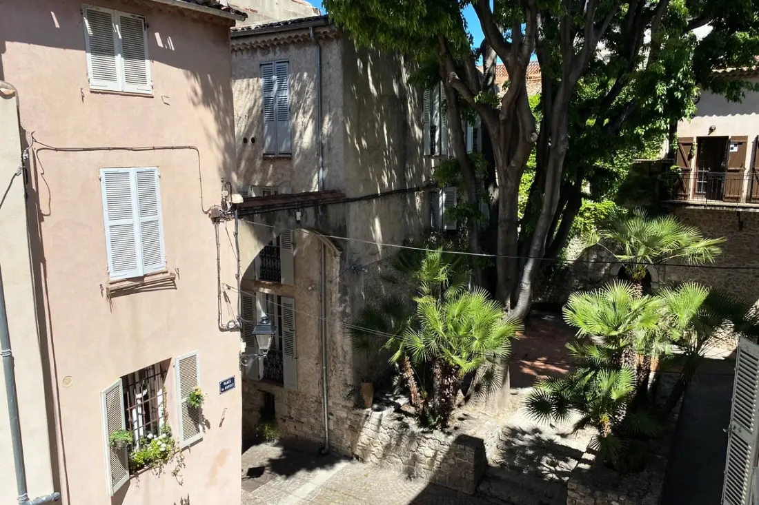06an - Bel Appartement Au Cœur Du Vieil Antibes