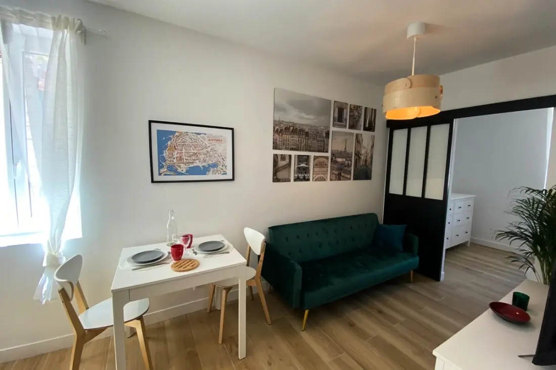 06an - Bel Appartement Au Cœur Du Vieil Antibes