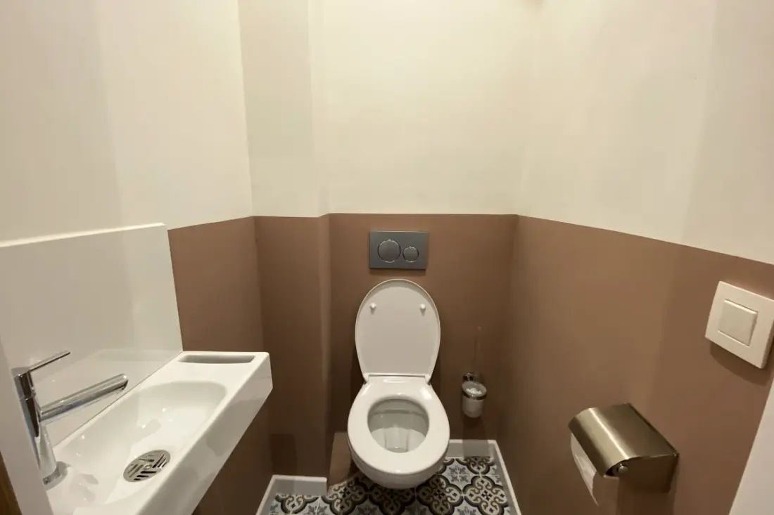 06cf : Bel Appartement Rénové Vieil Antibes