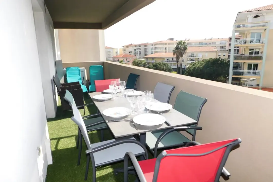 06ch : Beau T3 Avec Terrasse - 300m Parc Exflora