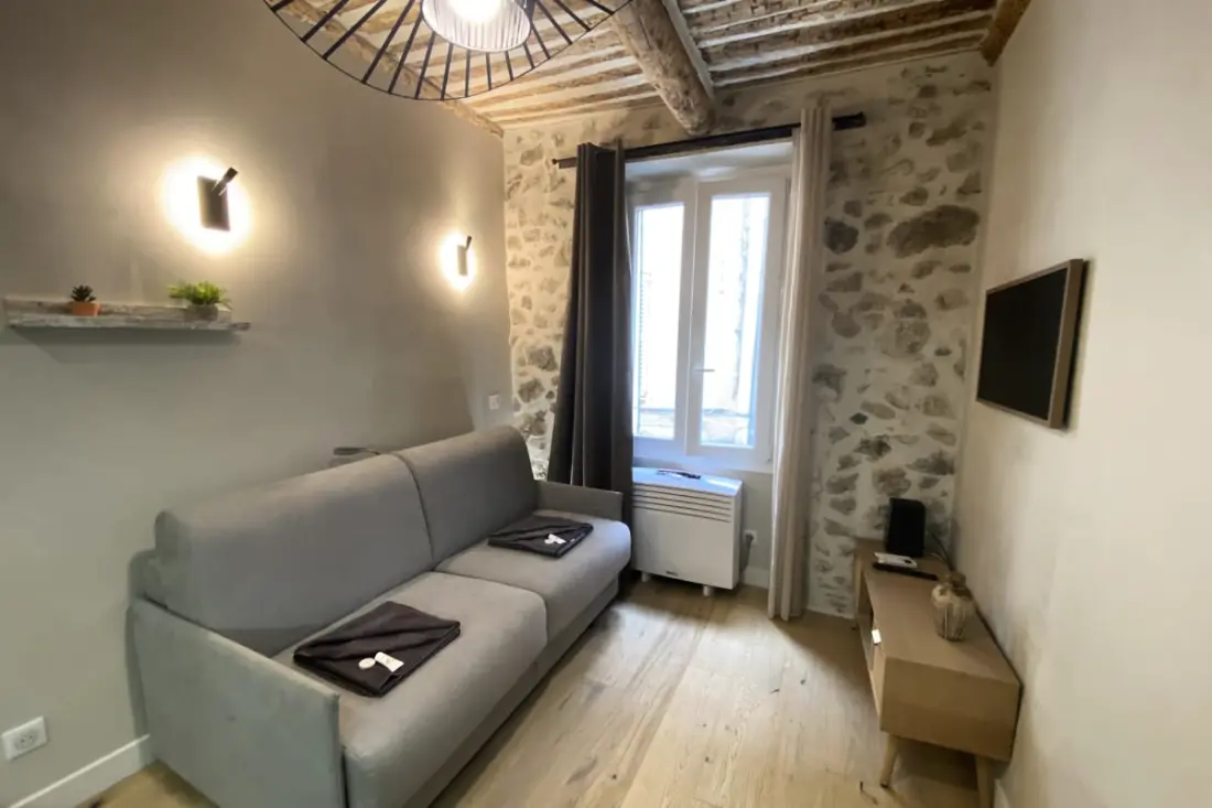 06ck : Studio Cosy Au Coeur Du Vieil Antibes