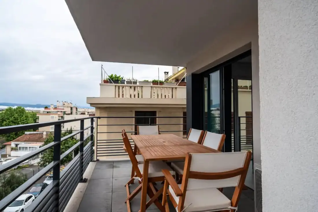 Appartement Avec Vue Sur Les Montagnes à Antibes