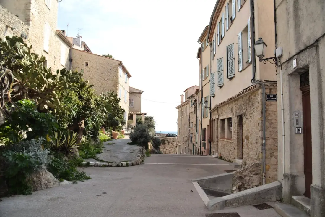 Charmant Duplex Au Coeur Du Vieil Antibes, 3 Pers