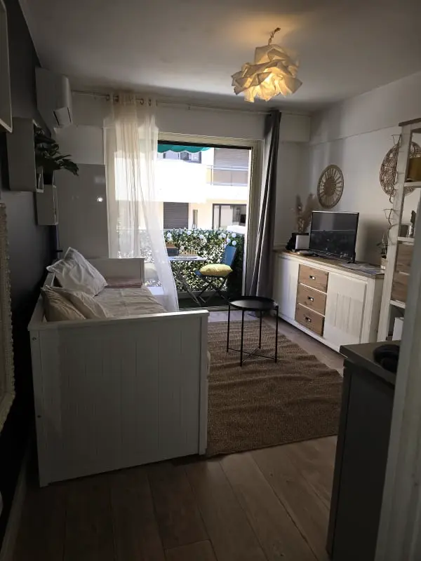 Charmant Studio Pour Deux Avec Balcon à Antibes.