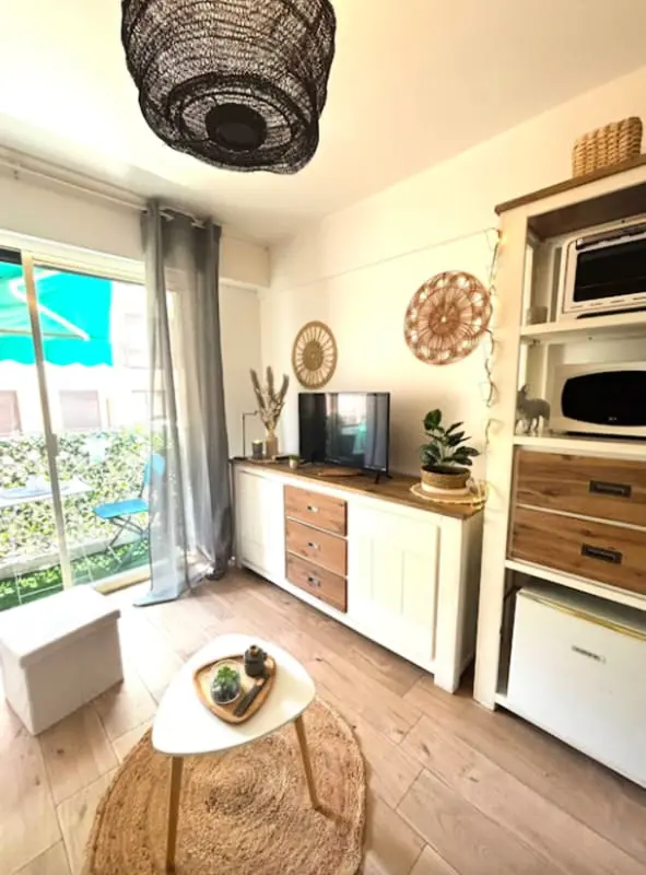 Charmant Studio Pour Deux Avec Balcon à Antibes.