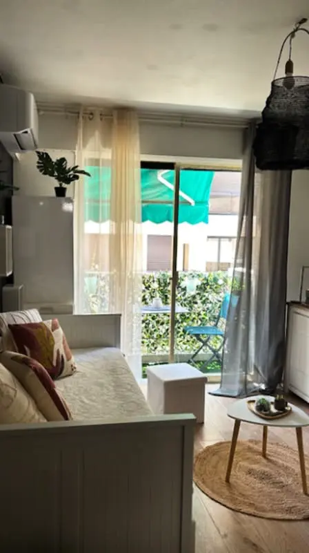 Charmant Studio Pour Deux Avec Balcon à Antibes.