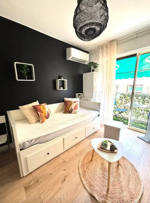Charmant Studio Pour Deux Avec Balcon à Antibes.