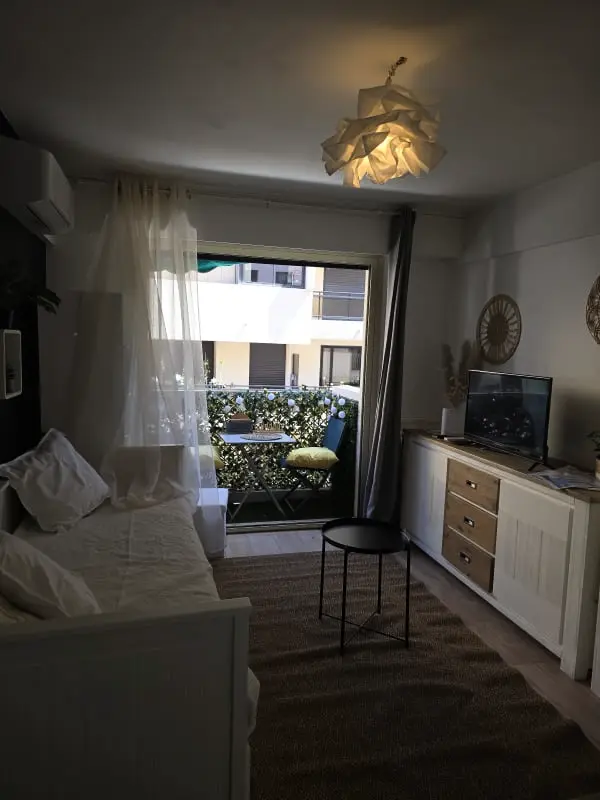 Charmant Studio Pour Deux Avec Balcon à Antibes.