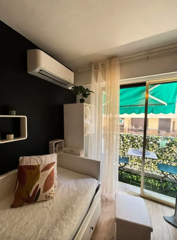Charmant Studio Pour Deux Avec Balcon à Antibes.