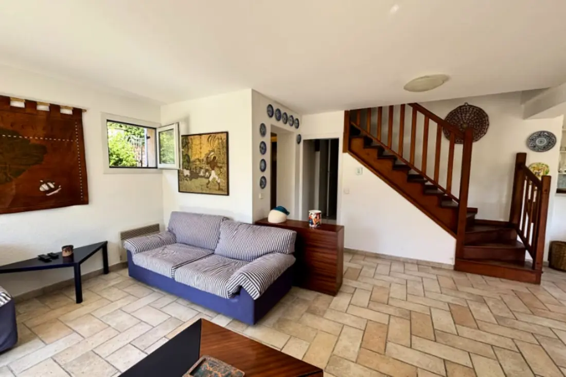 Charmante Maison Avec Balcon Et Jardin